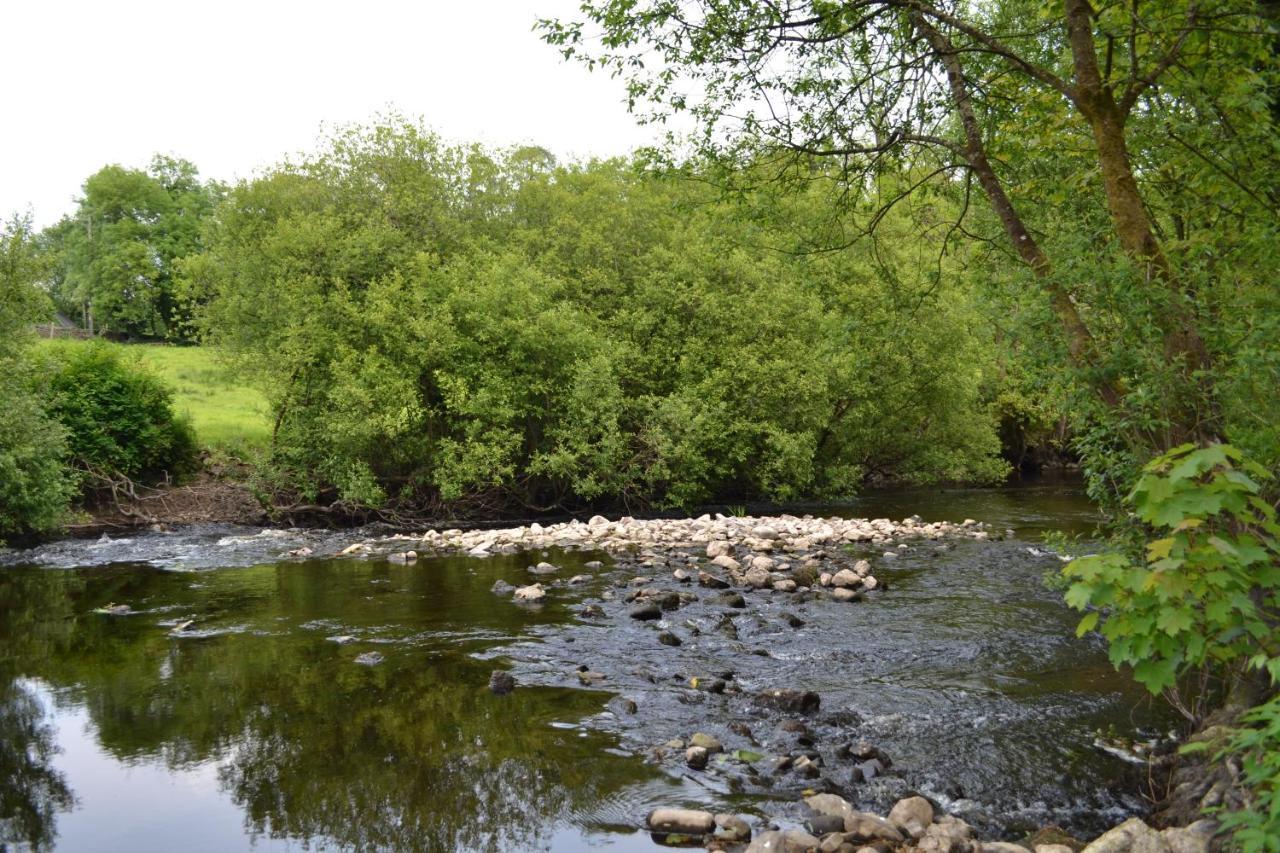 Scarriff  Riverbank Cottages מראה חיצוני תמונה
